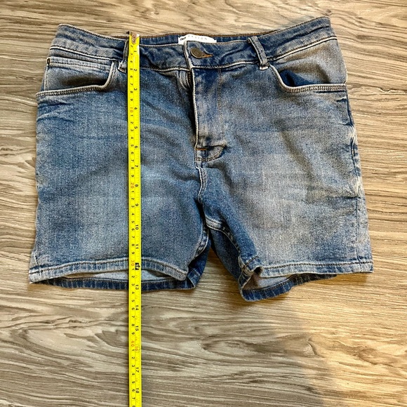 Short denim shorts - Picture 3 of 4